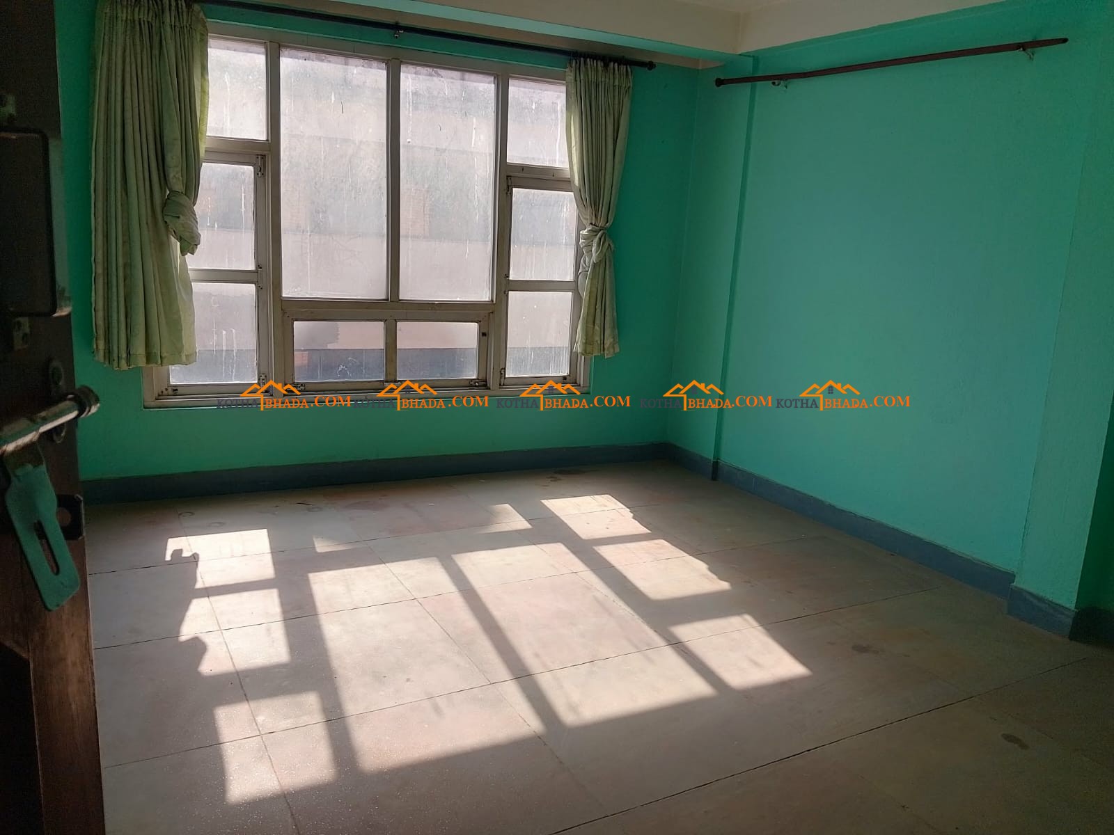 Affordable 5 rooms flat in Bhaisepati, with car parking available for rent